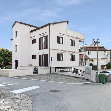 Apartment Alba Ii *