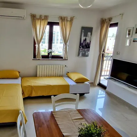 Alba Ii Apartment *